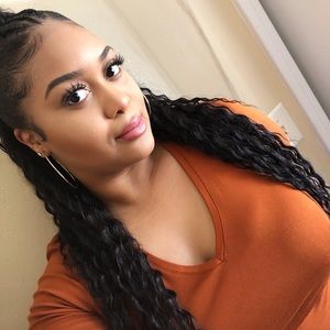 Meet your Posher, Malika